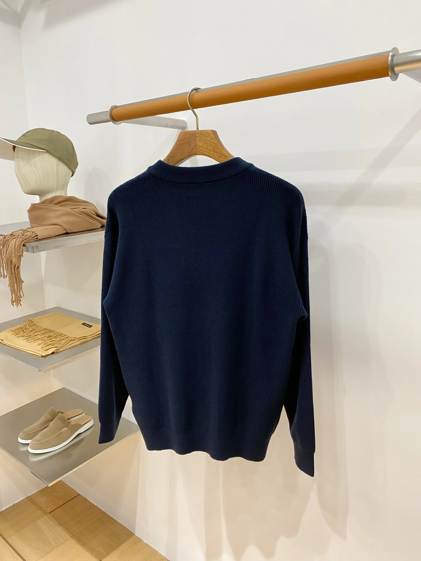 BC Classic is an old-money, gentlemanly and elegant style. The Classic Polo sweater is outlined in lines. There are always some items that can transcend seasons and trends and become eternal Classics. Selected top-quality wool fabrics are soft and silky to the touch, giving you just the right wearing experience in the warm sunshine of autumn and winter. The classic Polo collar design, with exquisite three buttons, is simple yet stylish, showing the unique sophistication and charm of men. It adds a touch of bright color to the whole, highlighting the wearer's unique taste. And the unique line design not only modifies the body shape, but also adds elegance and calmness. Every detail, every stitch and every detail has been carefully crafted to ensure excellent quality and durability! Sizes: M-3XL (48-56)